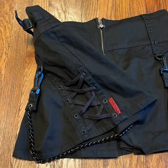 Punk Black Kilt w/chains - Picture 3 of 9